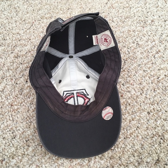 Minnesota Twins Baseball Cap & Mug Set - Picture 7 of 13